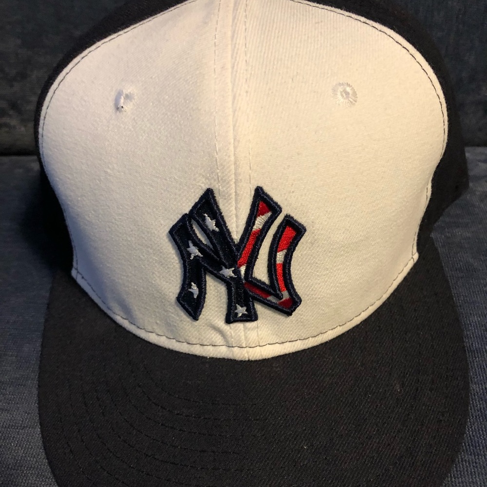 New York Yankees Authentic Hat 7 3/8 4th of July